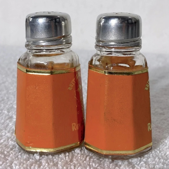 Vintage Revelatoke British Columbia Glass Salt & Pepper Shakers - Picture 5 of 9